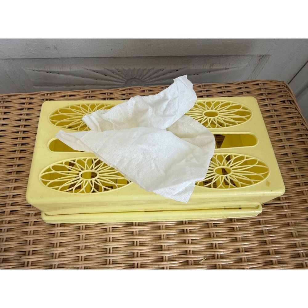 Vintage 70's Rubber Plastic Yellow Tissue Box Holder Floral Retro - Picture 9 of 10